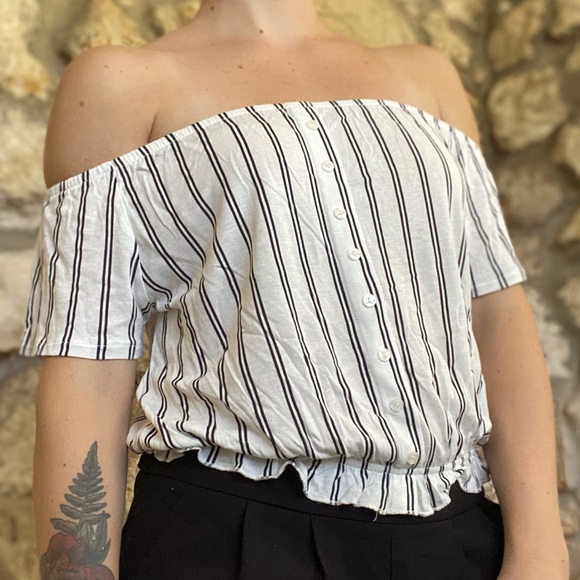 H&M Tops - Striped off the shoulder top